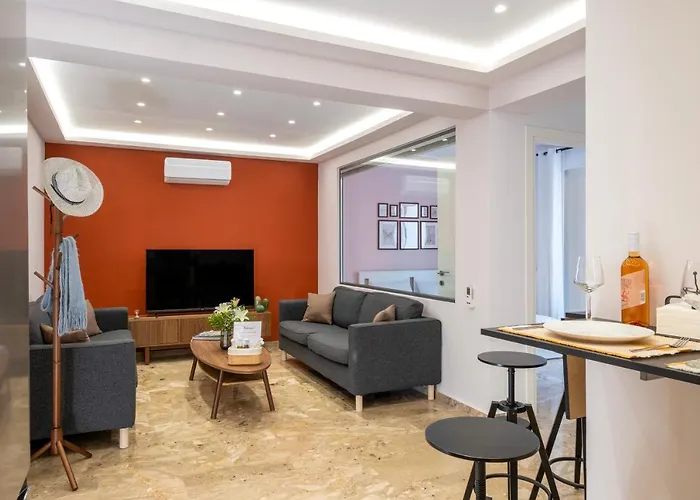 Urban Elegance, 3-Bedroom Flat In Heart Of Chania